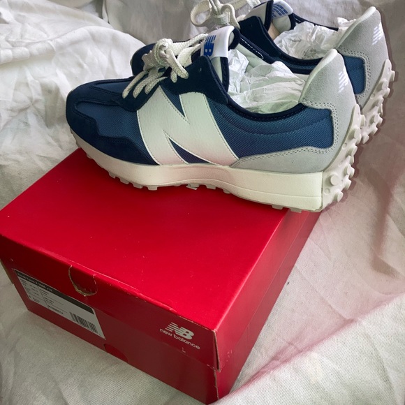 New Balance Navy and White VINTAGE 327 Athletic Shoes - Picture 6 of 10